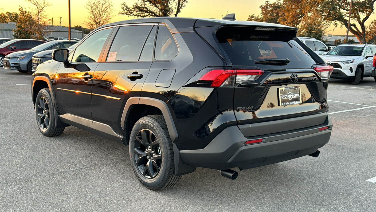 2024 Toyota RAV4 LE 5