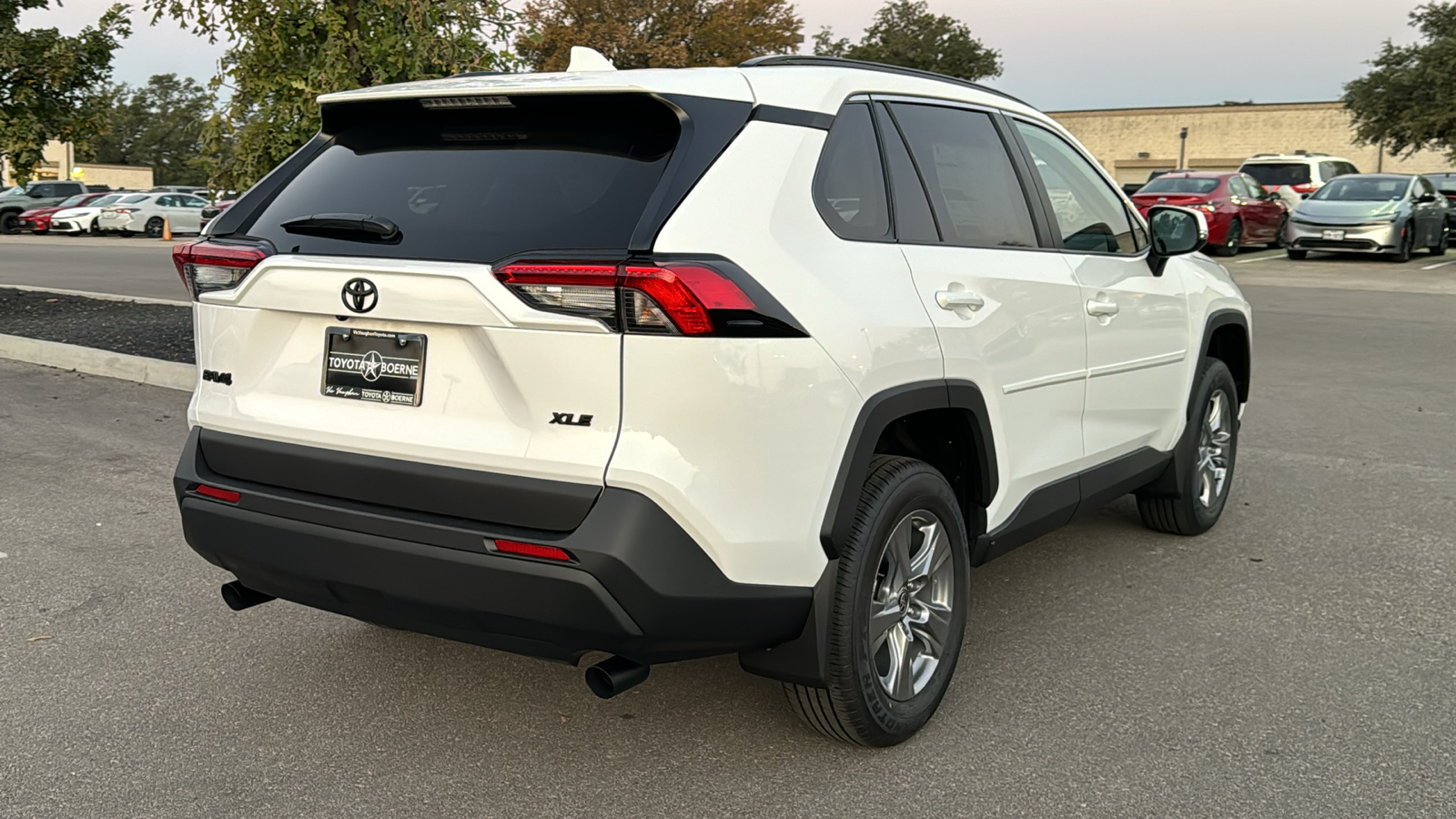 2024 Toyota RAV4 XLE 7