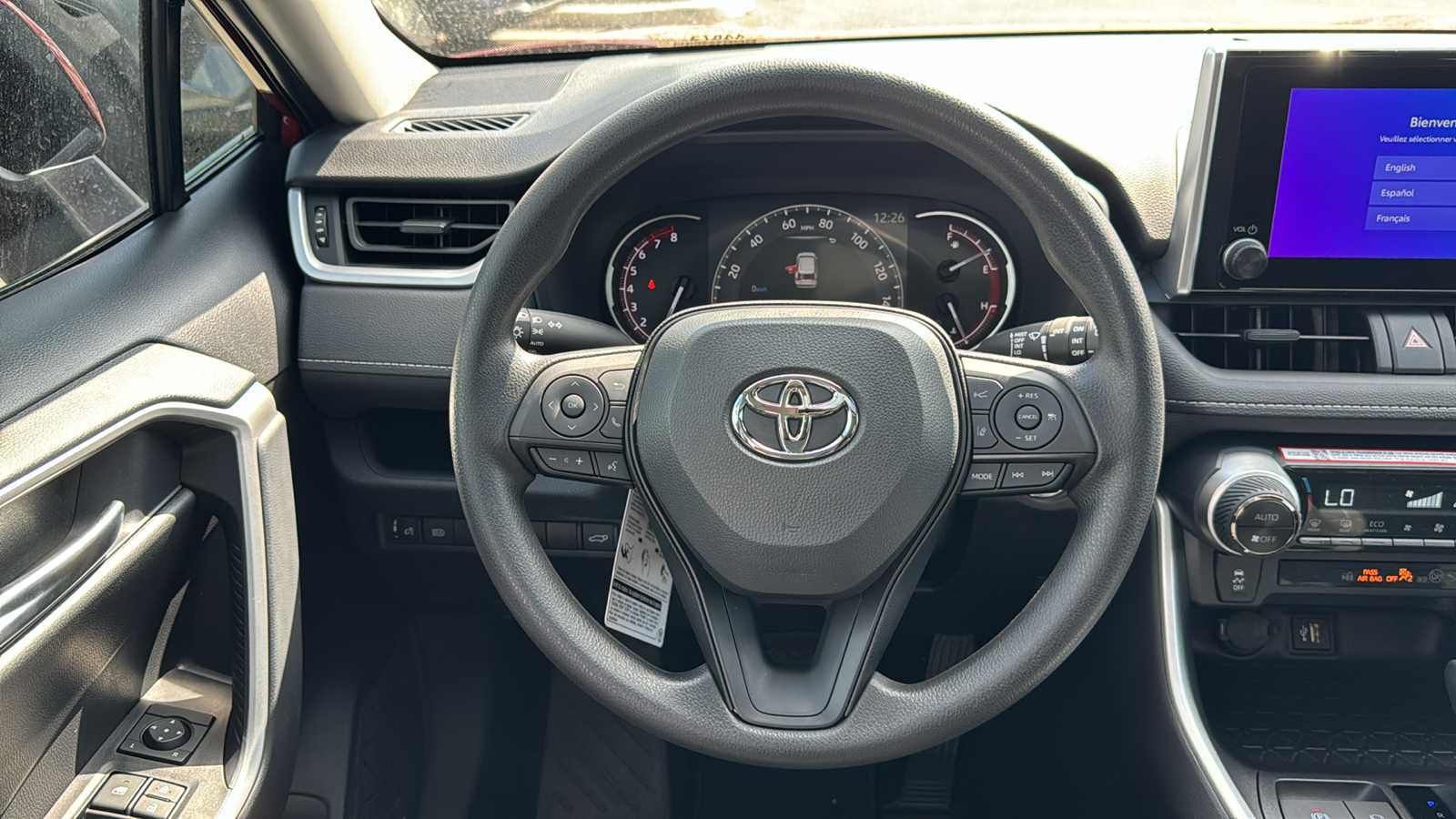 2024 Toyota RAV4 XLE 17