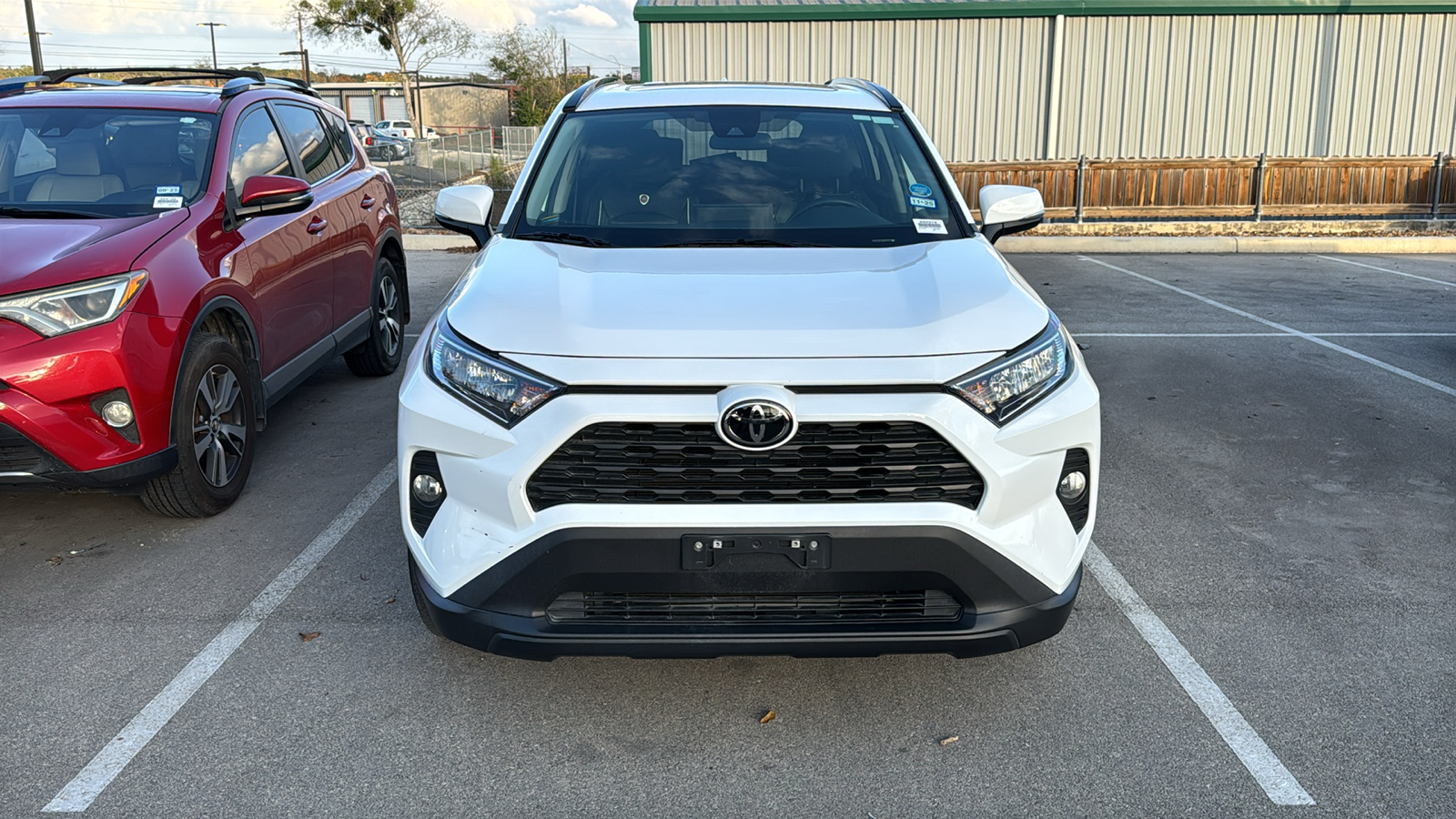 2021 Toyota RAV4 XLE 2