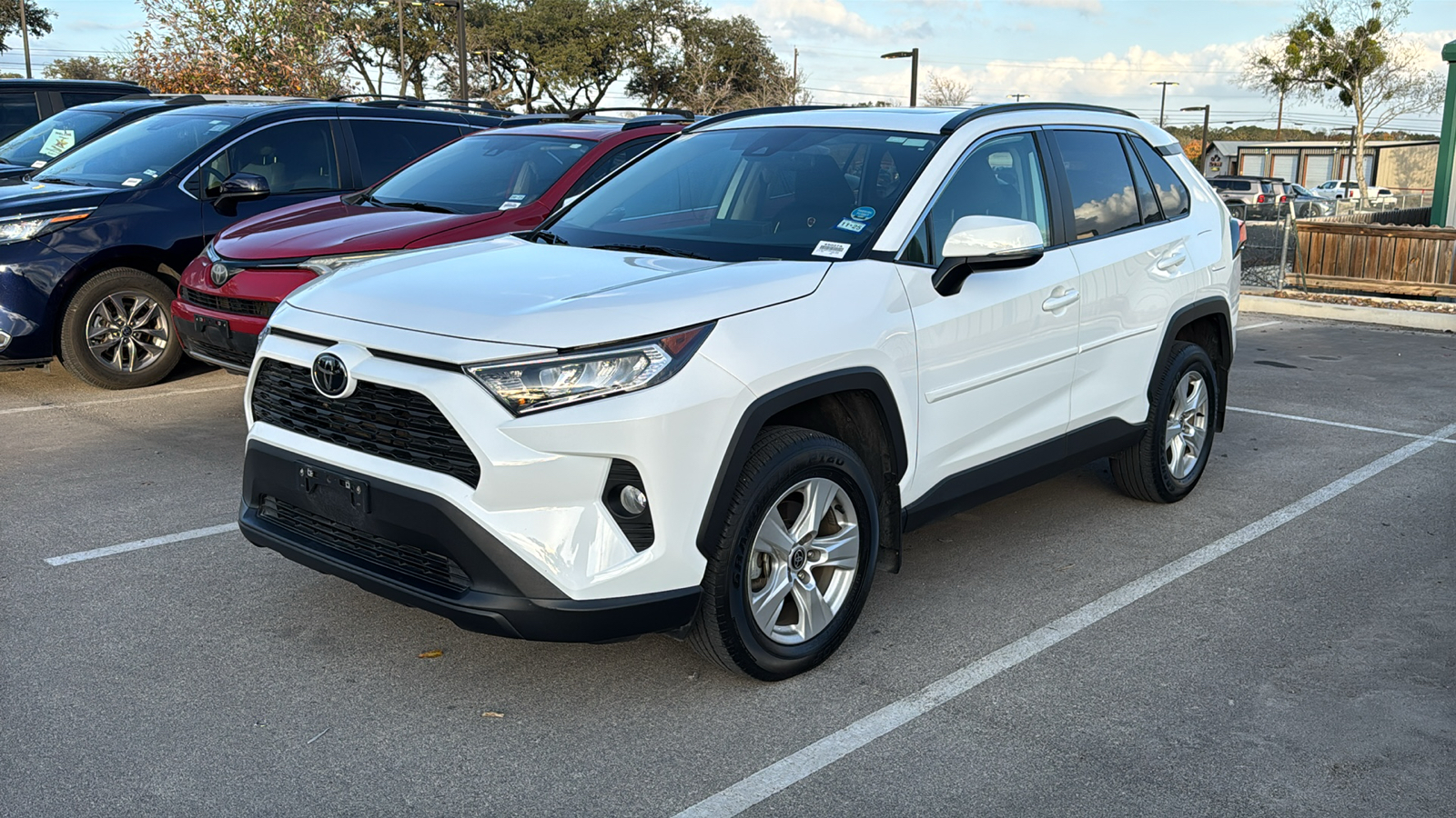 2021 Toyota RAV4 XLE 3