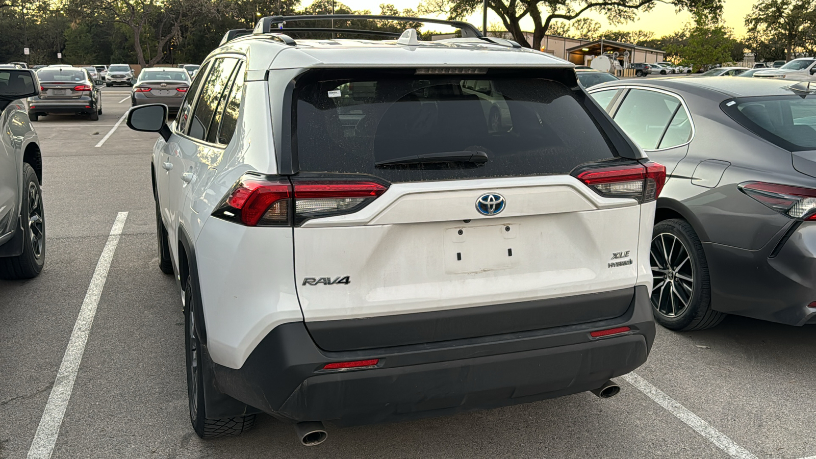 2022 Toyota RAV4 Hybrid XLE 5