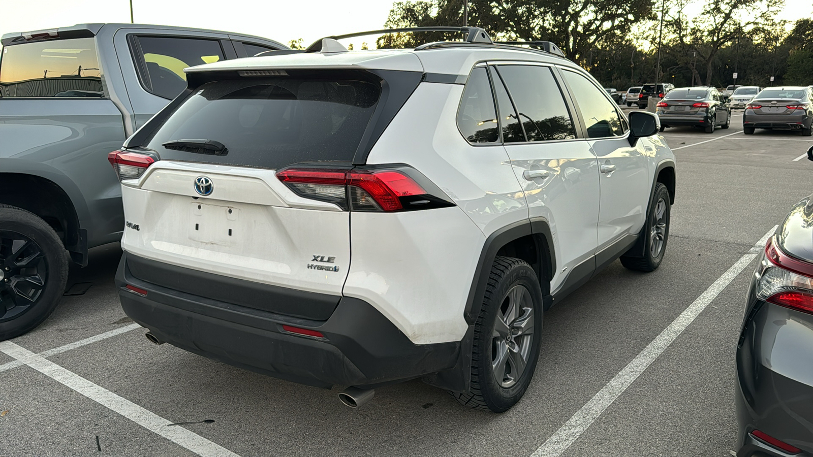 2022 Toyota RAV4 Hybrid XLE 6