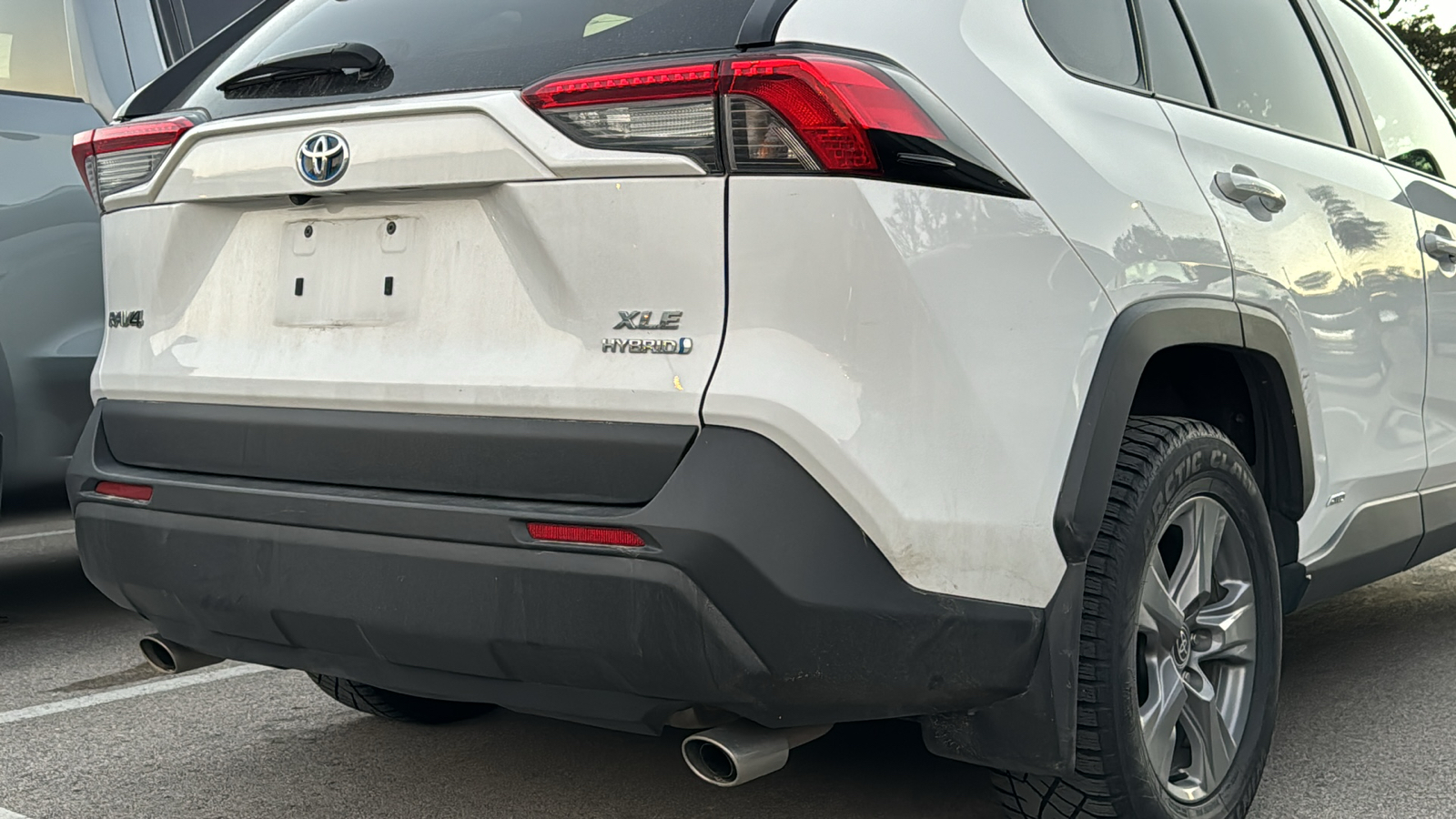 2022 Toyota RAV4 Hybrid XLE 8