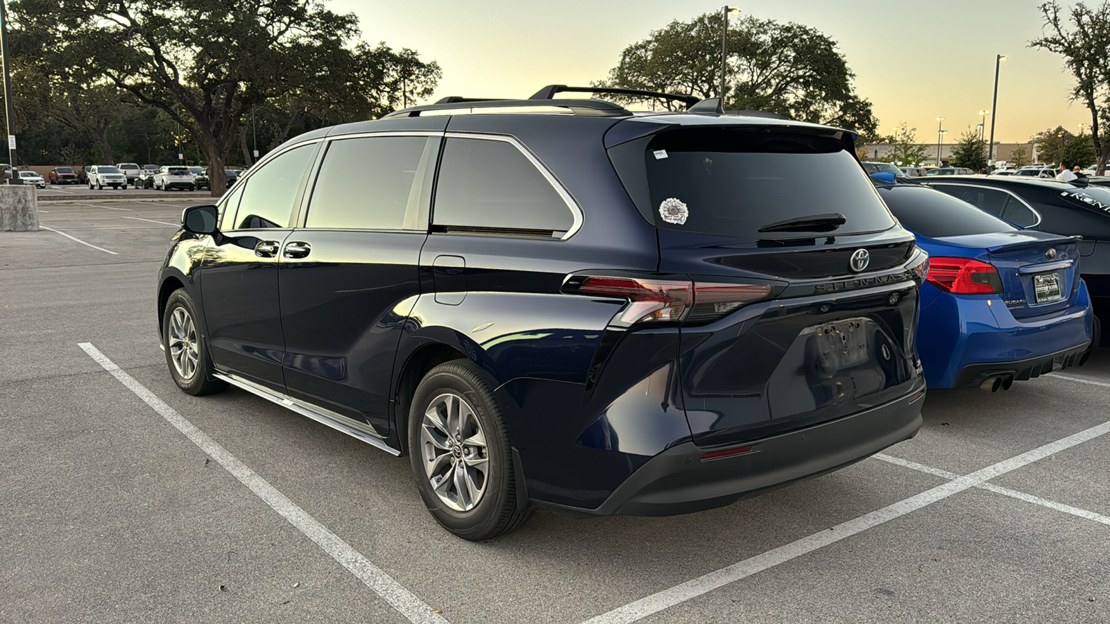 2023 Toyota Sienna XLE 4