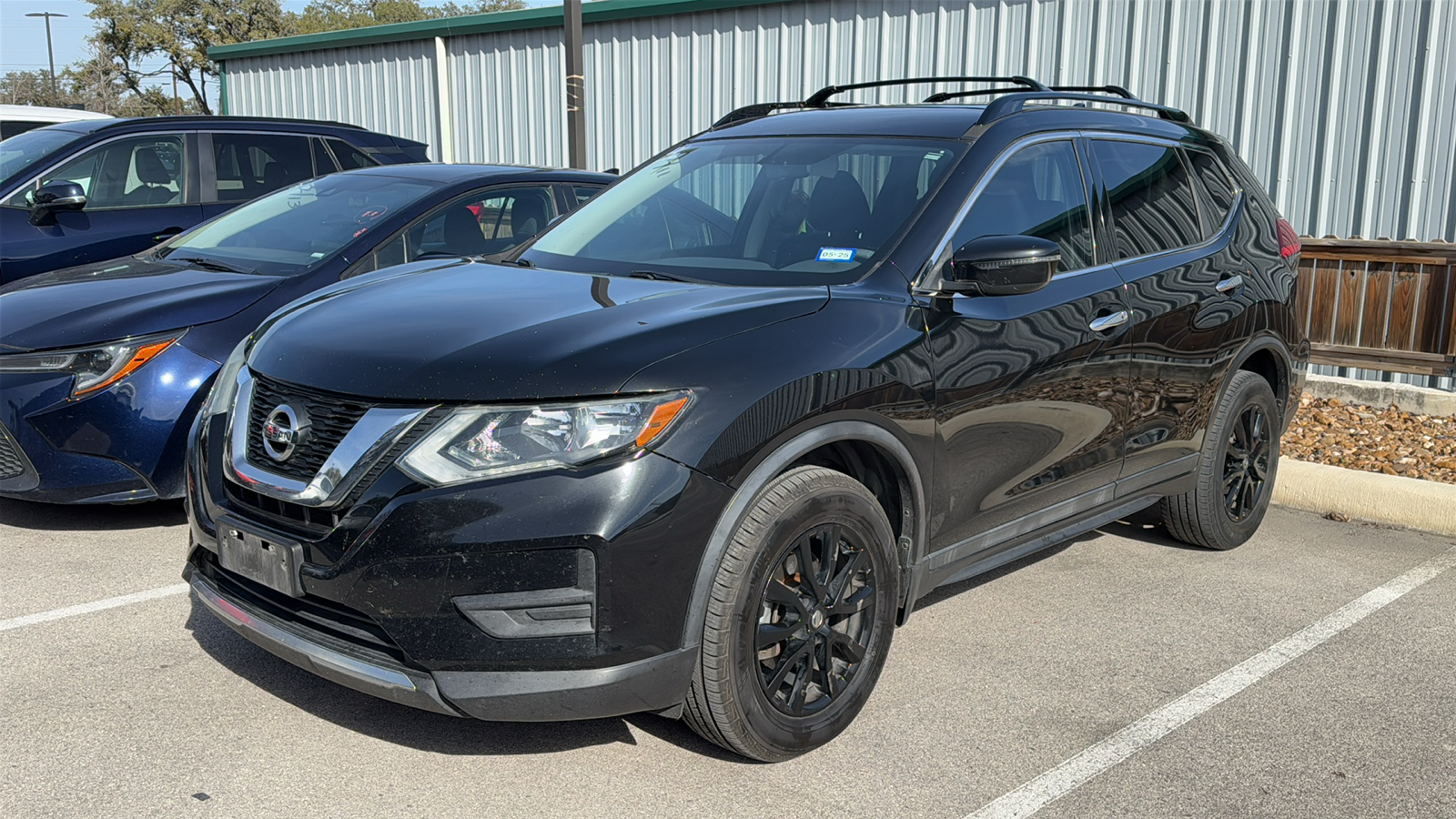 2017 Nissan Rogue SV 3