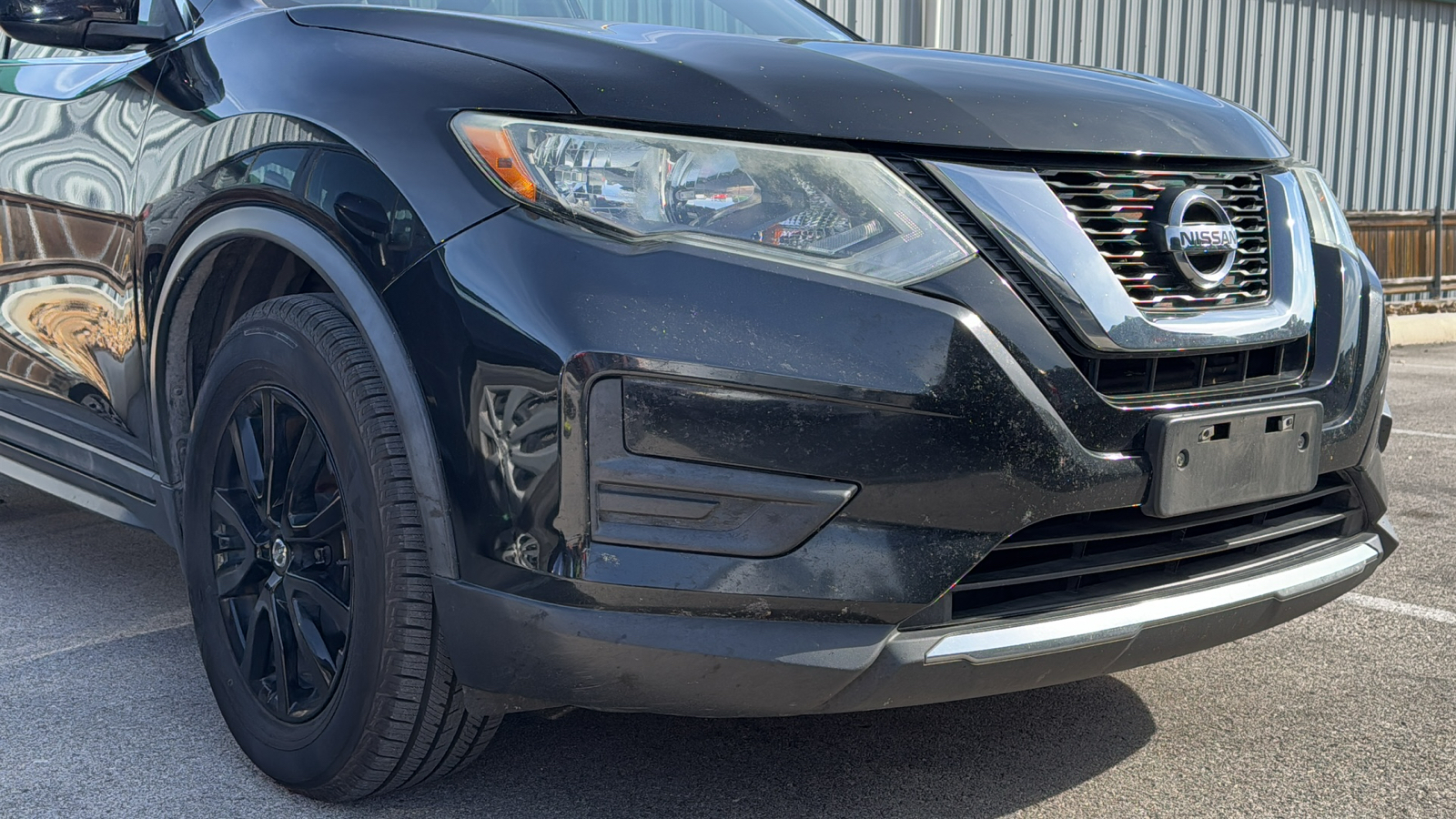 2017 Nissan Rogue SV 9