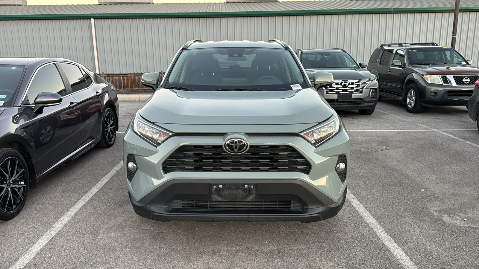 2021 Toyota RAV4 XLE 2