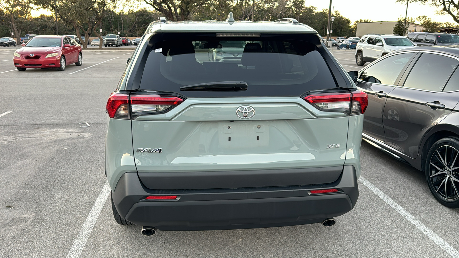 2021 Toyota RAV4 XLE 5