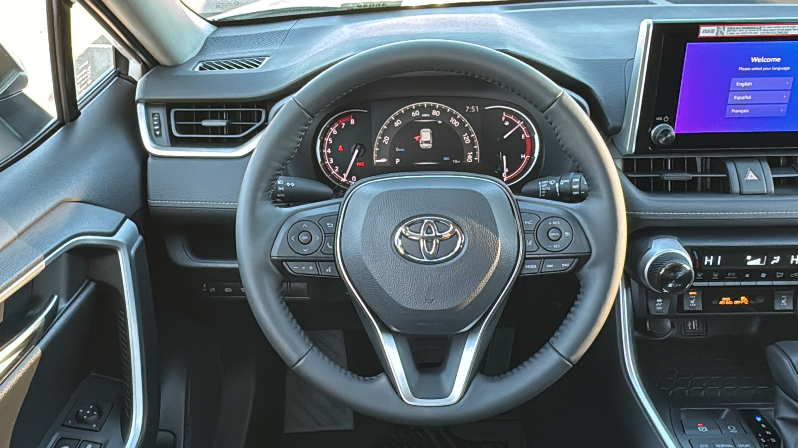 2024 Toyota RAV4 XLE 17