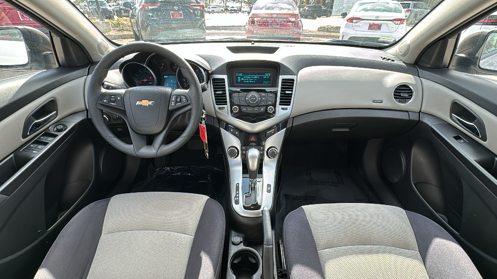 2014 Chevrolet Cruze LS 26