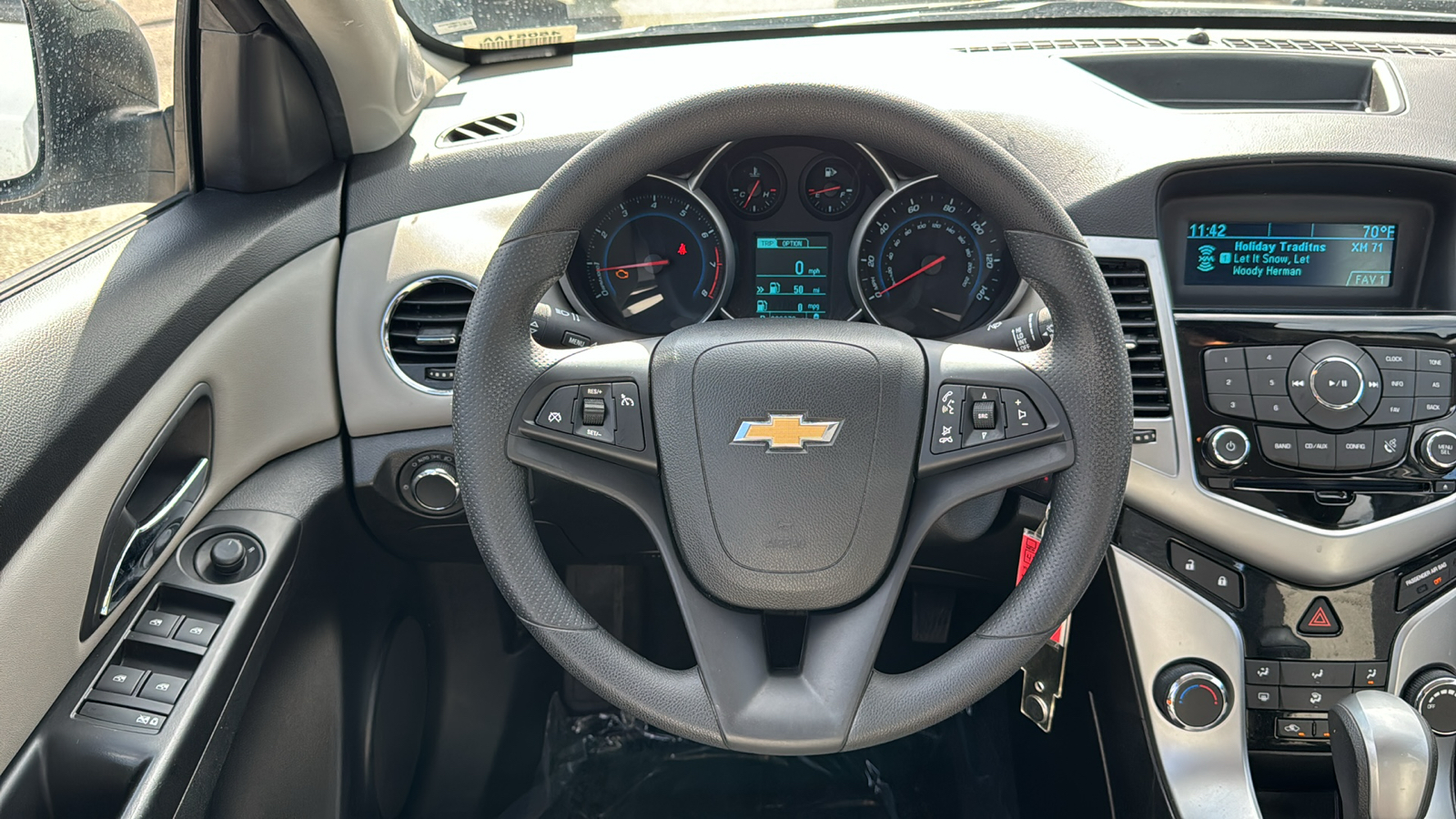 2014 Chevrolet Cruze LS 27