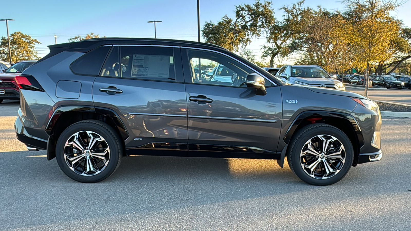 2024 Toyota RAV4 Prime XSE 8