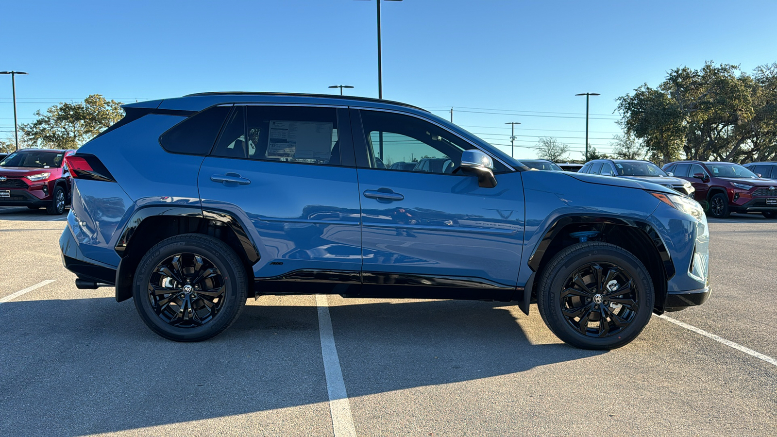 2024 Toyota RAV4 Hybrid SE 8