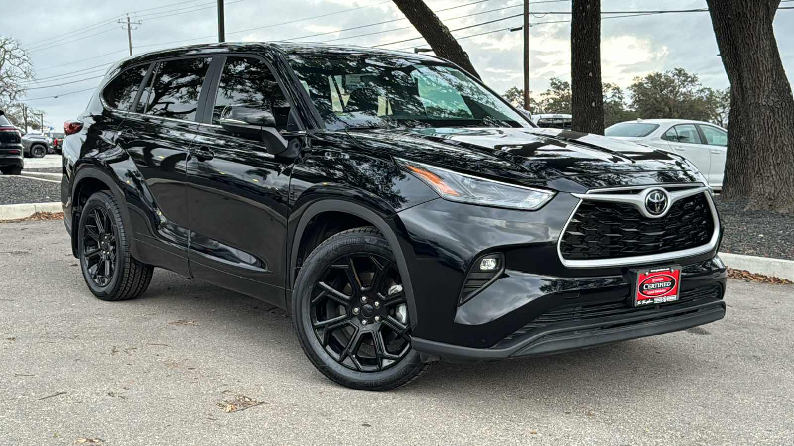 2023 Toyota Highlander LE 1