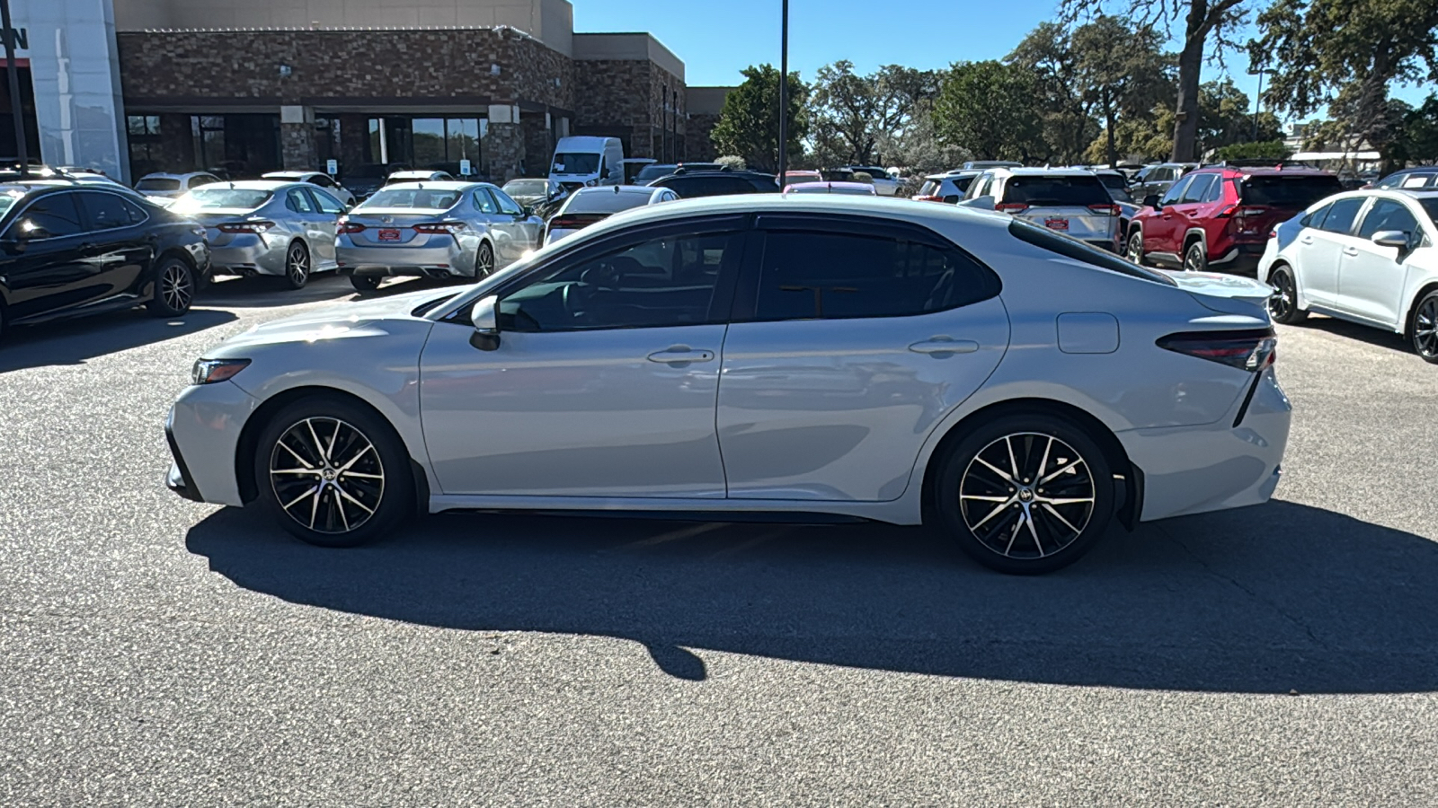 2023 Toyota Camry SE Nightshade 4