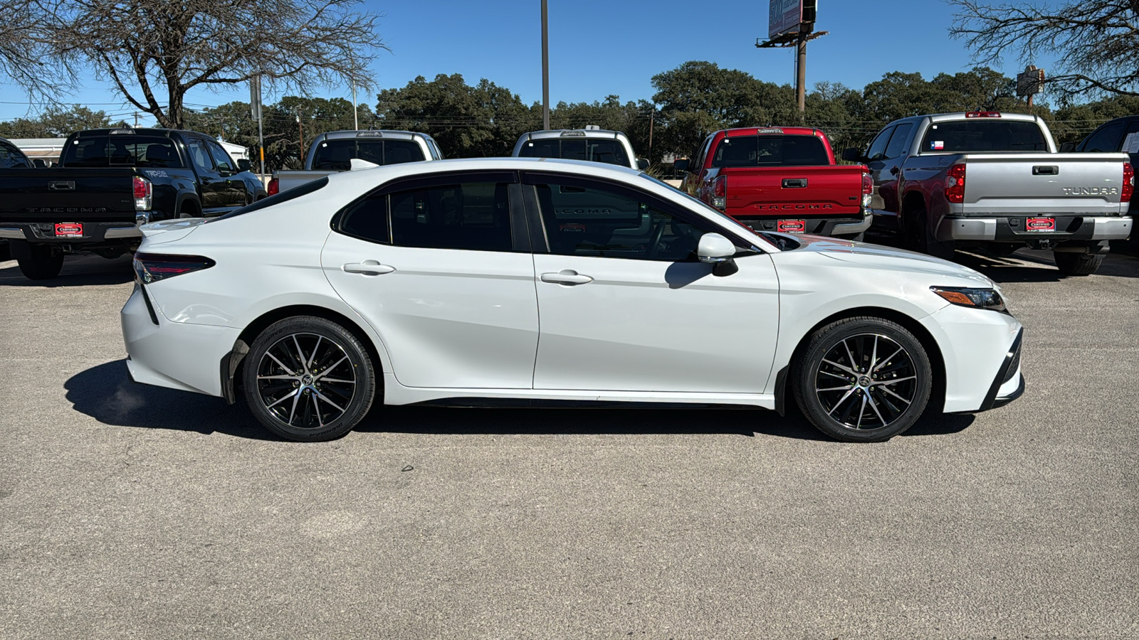 2023 Toyota Camry SE Nightshade 8