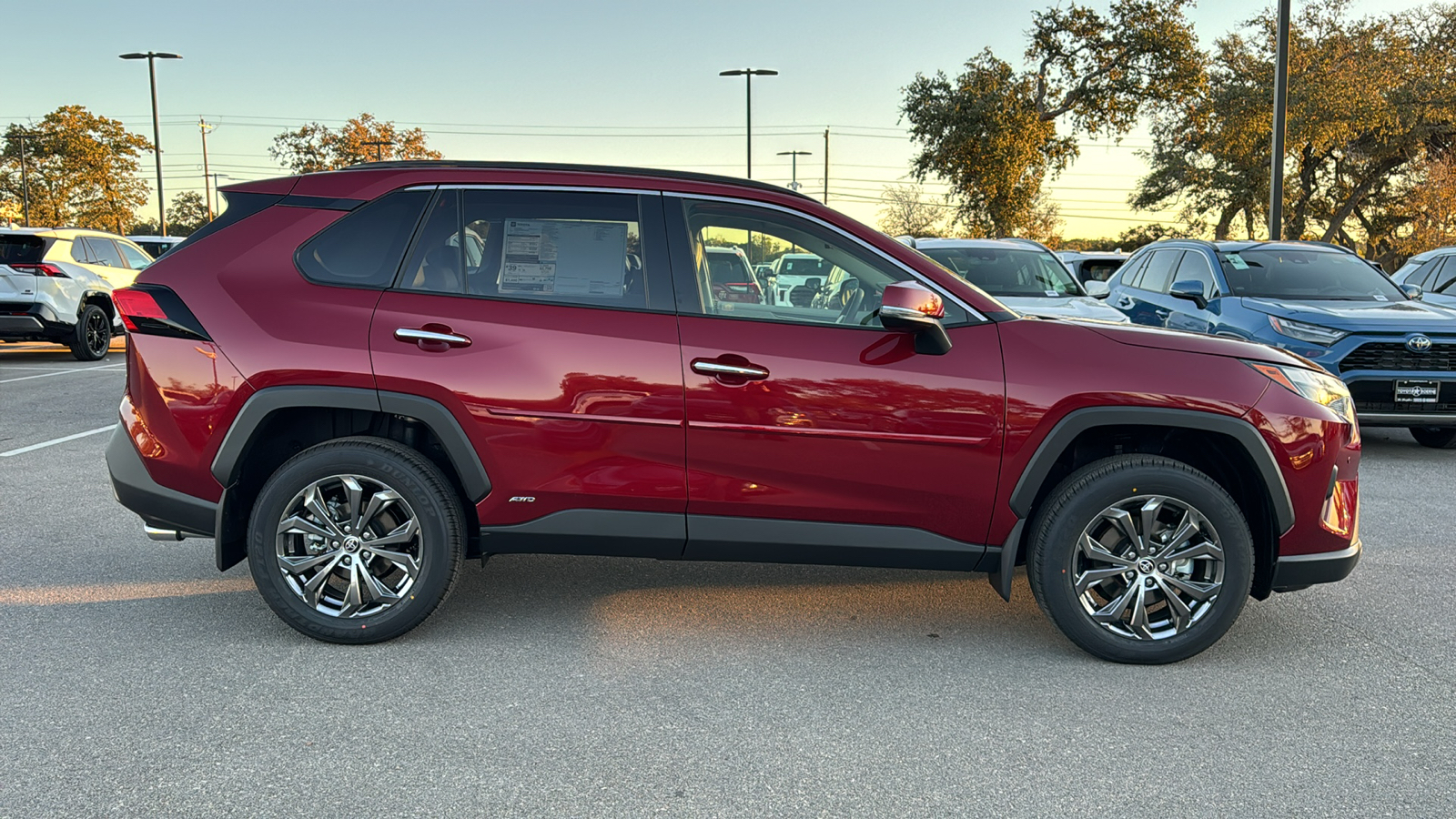 2024 Toyota RAV4 Hybrid Limited 8