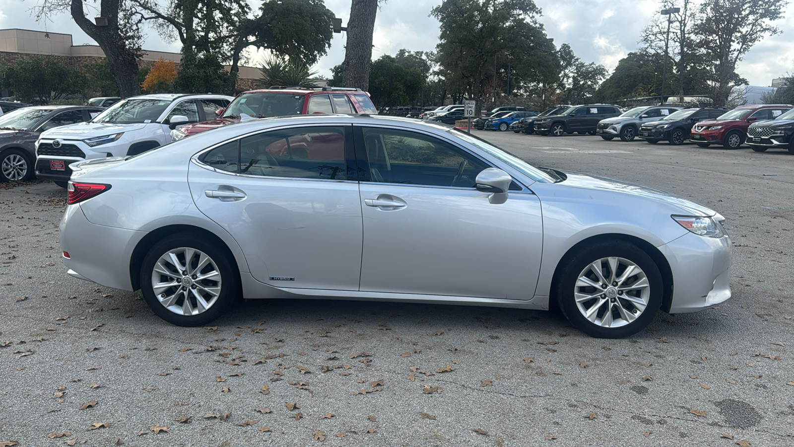 2014 Lexus ES 300h 8