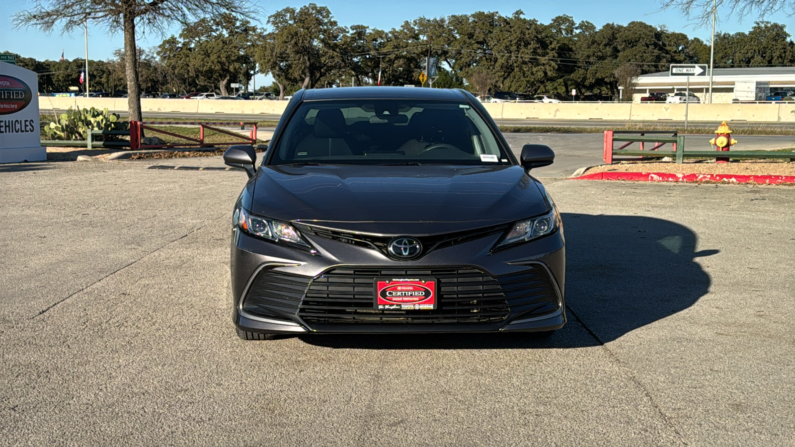 2022 Toyota Camry LE 2