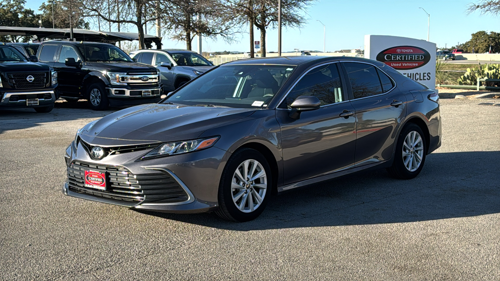 2022 Toyota Camry LE 3