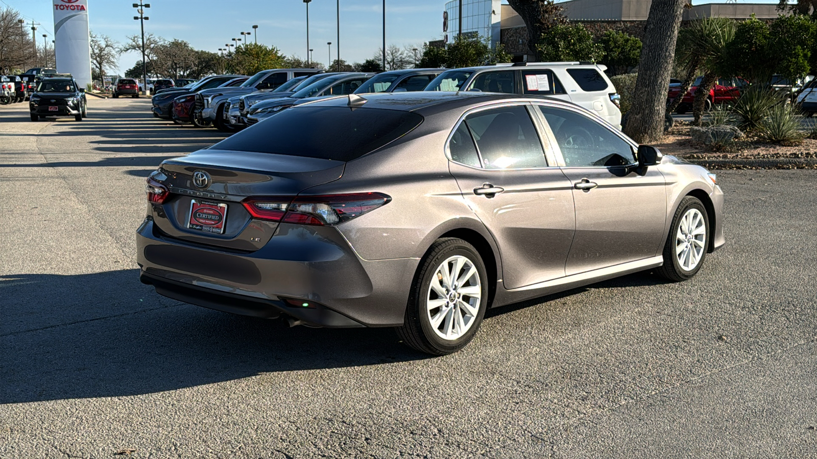 2022 Toyota Camry LE 7