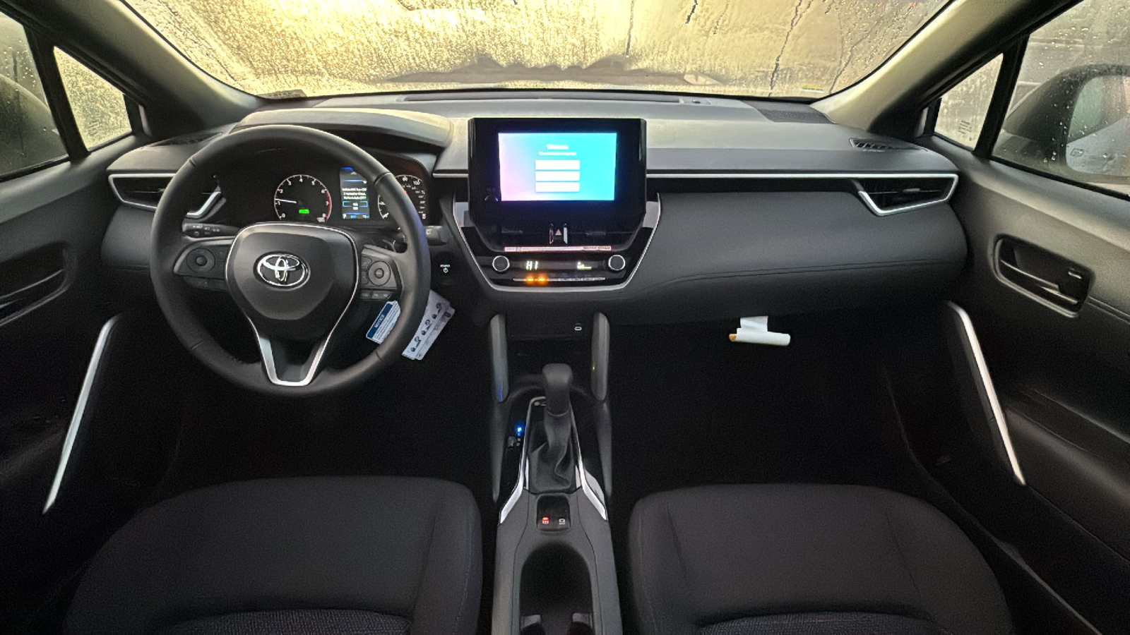 2024 Toyota Corolla Cross Hybrid SE 17