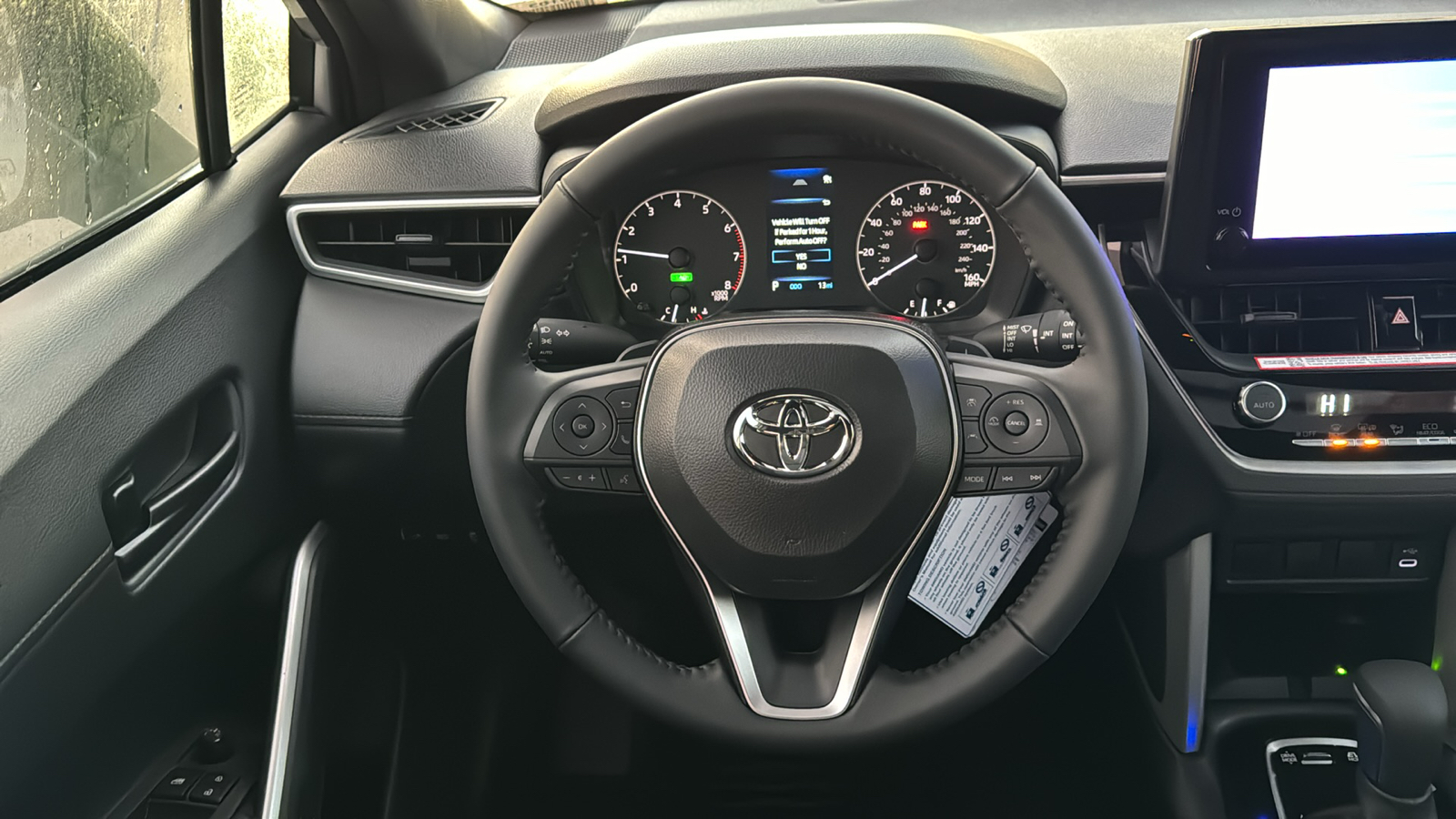 2024 Toyota Corolla Cross Hybrid SE 18