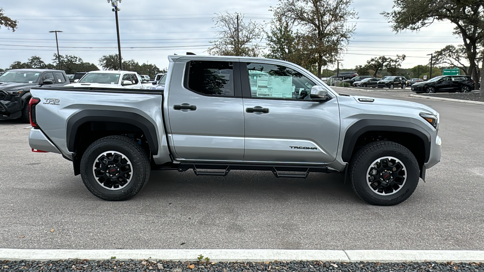 2024 Toyota Tacoma Hybrid TRD Off Road 9