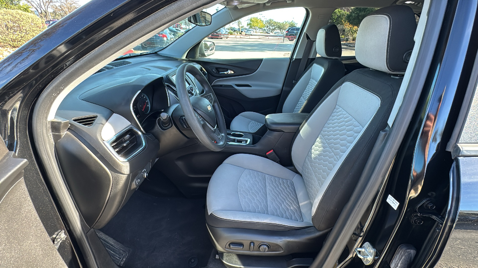 2021 Chevrolet Equinox LS 12