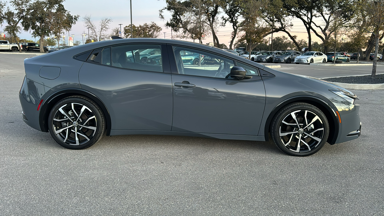 2024 Toyota Prius Prime XSE Premium 8