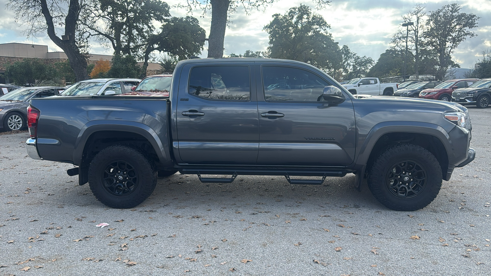 2022 Toyota Tacoma SR5 8