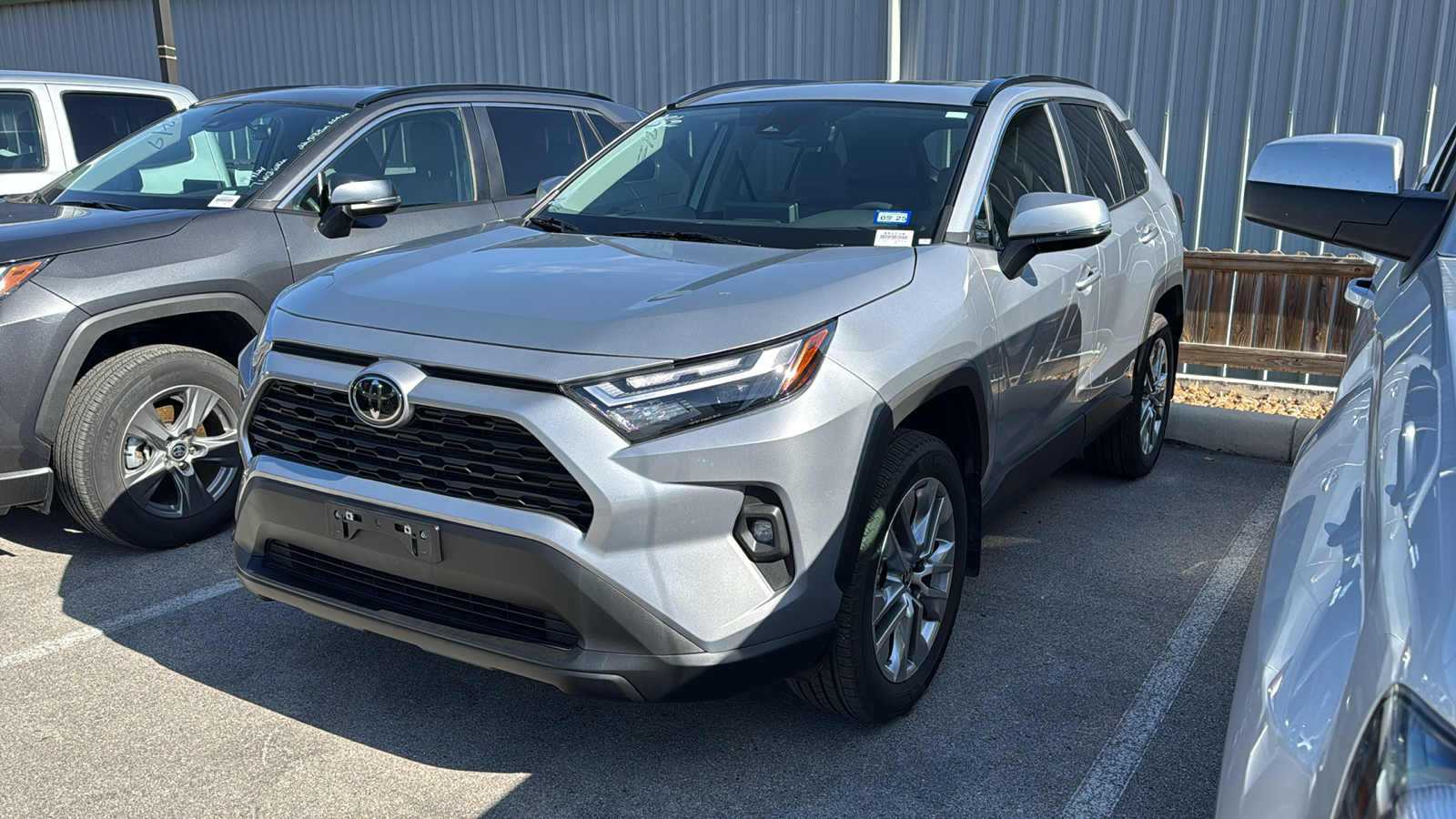 2023 Toyota RAV4 XLE Premium 3