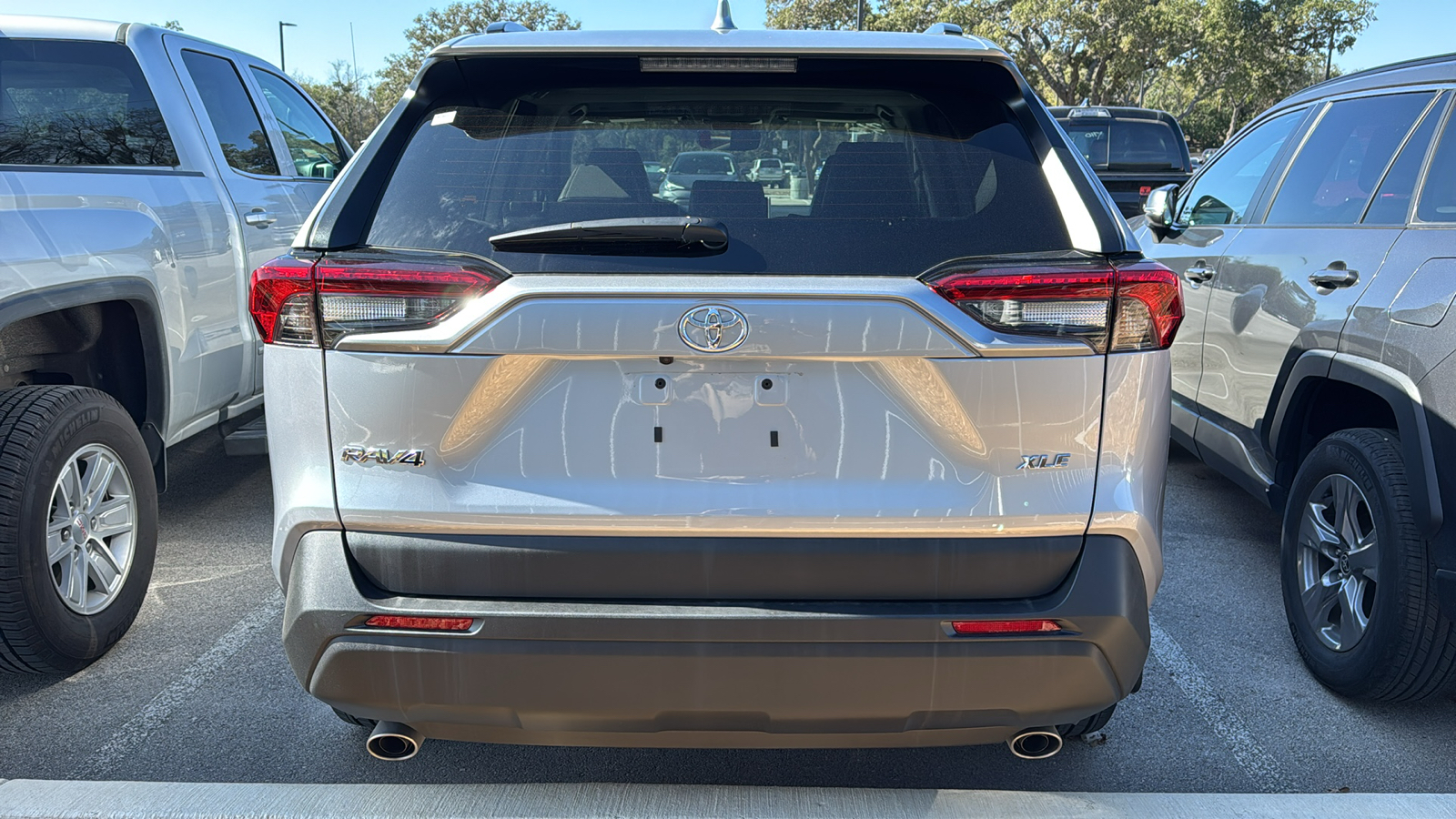 2023 Toyota RAV4 XLE Premium 5