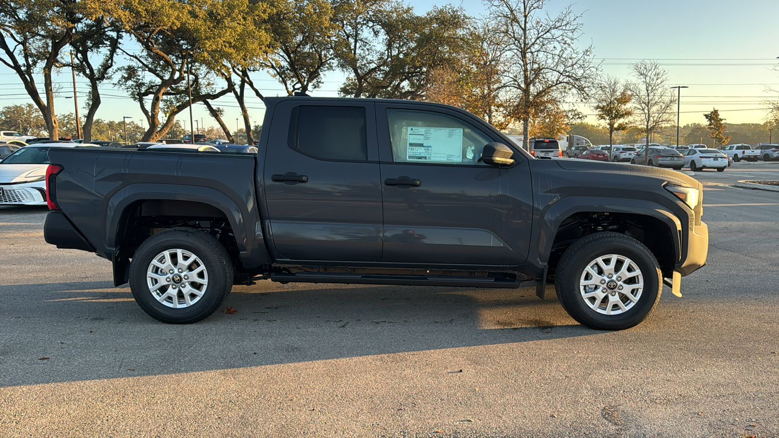 2024 Toyota Tacoma SR 8