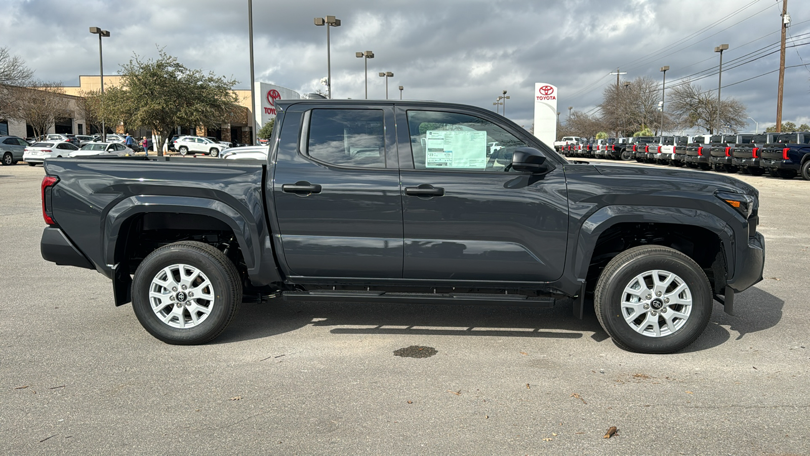 2024 Toyota Tacoma SR 8