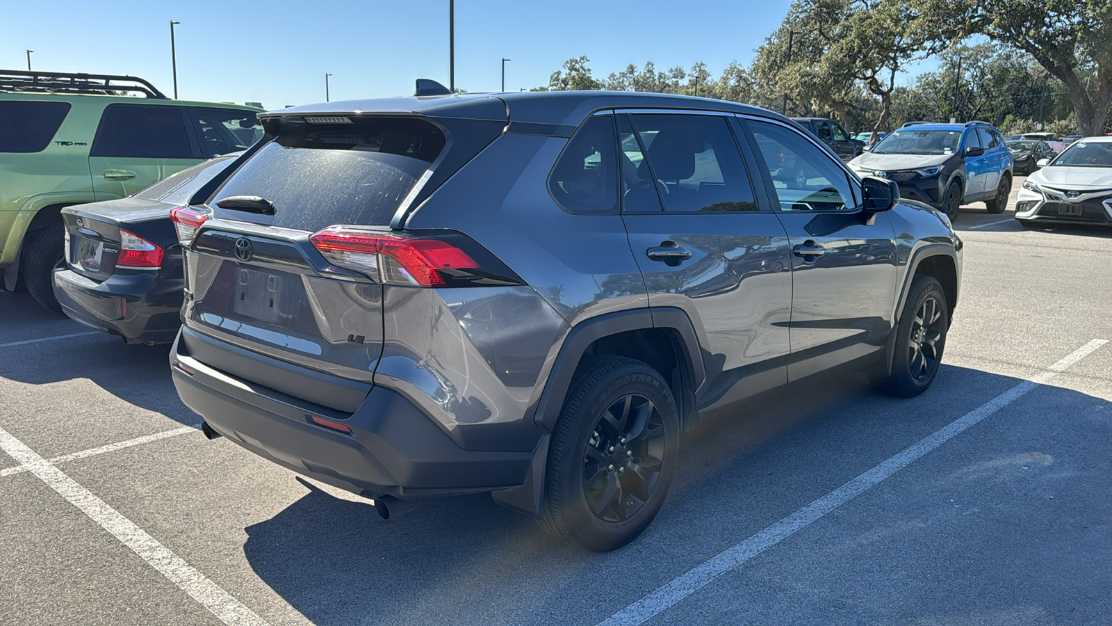 2022 Toyota RAV4 LE 6