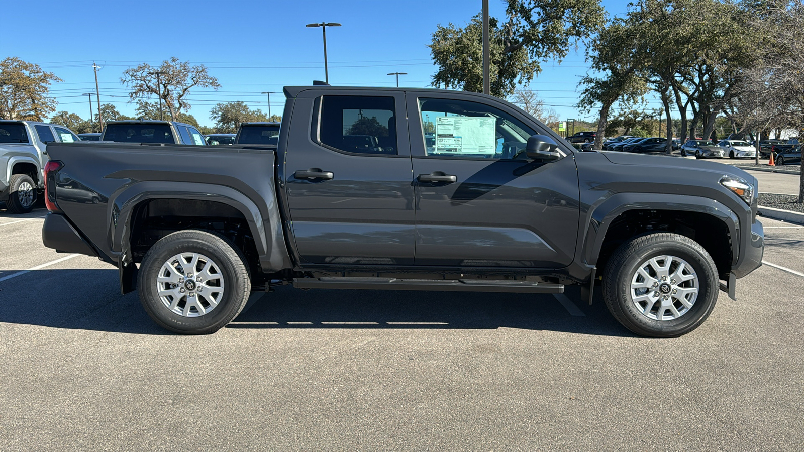 2024 Toyota Tacoma SR 8