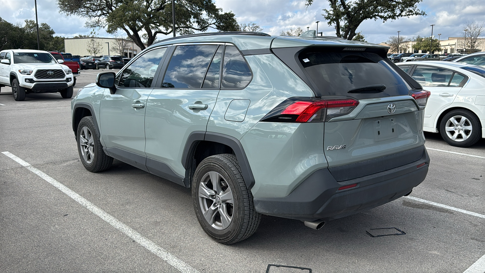 2022 Toyota RAV4 XLE 4