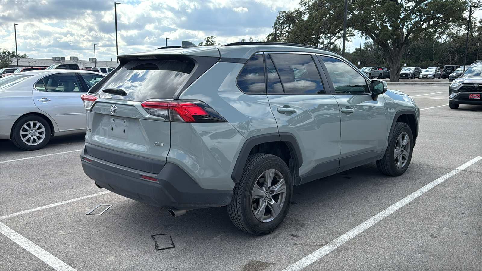 2022 Toyota RAV4 XLE 6