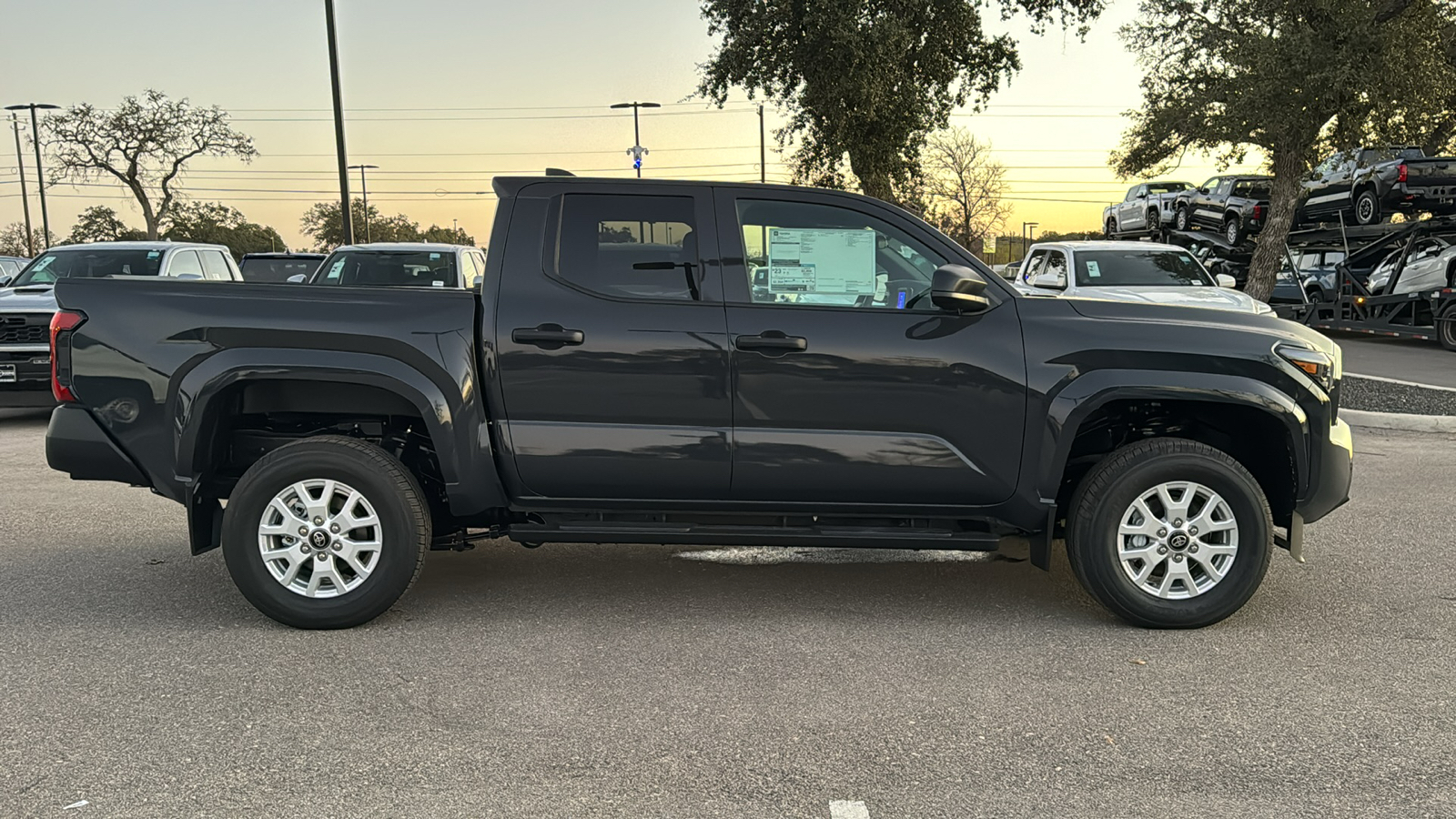 2024 Toyota Tacoma SR 8