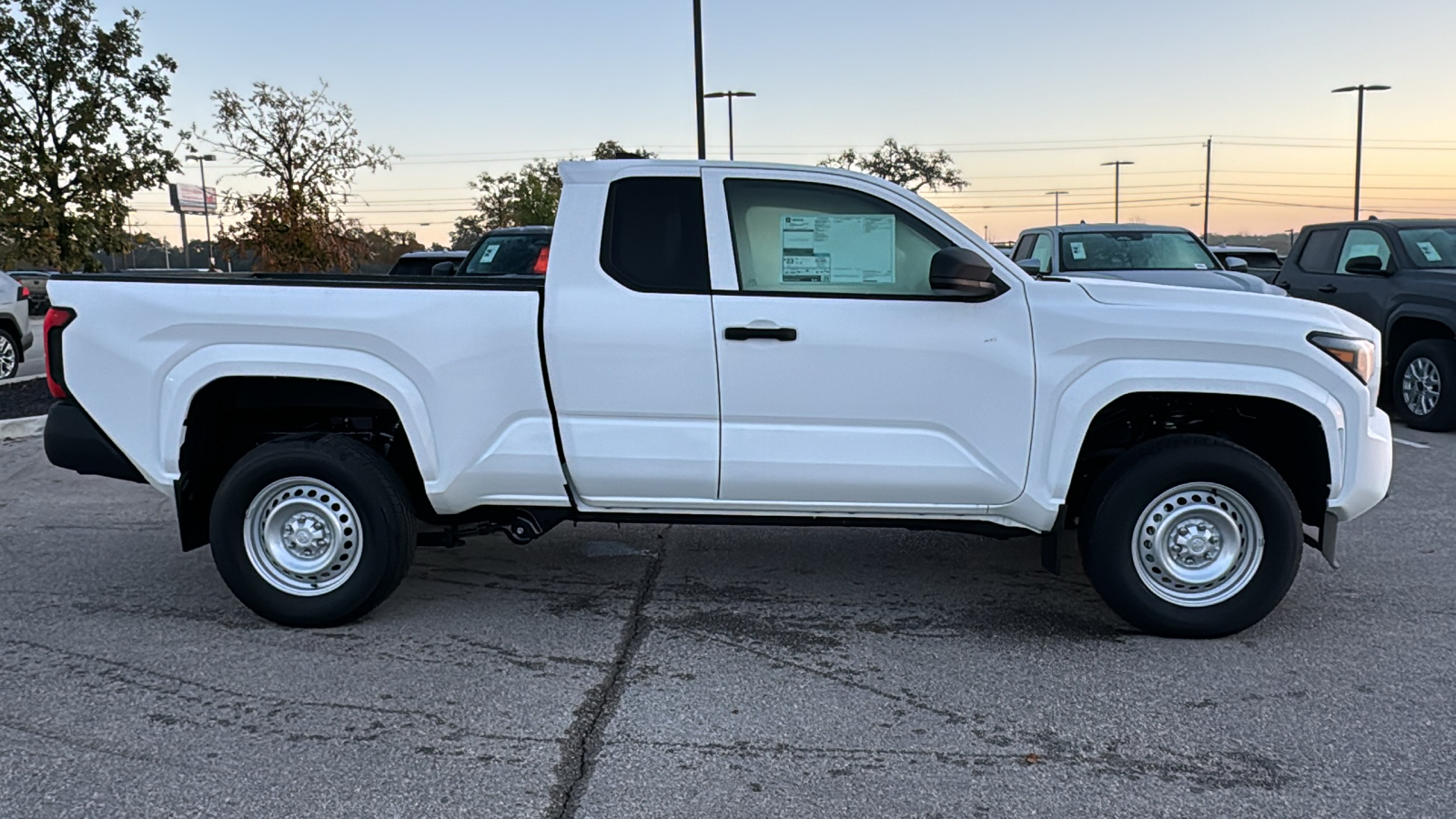 2024 Toyota Tacoma SR 8