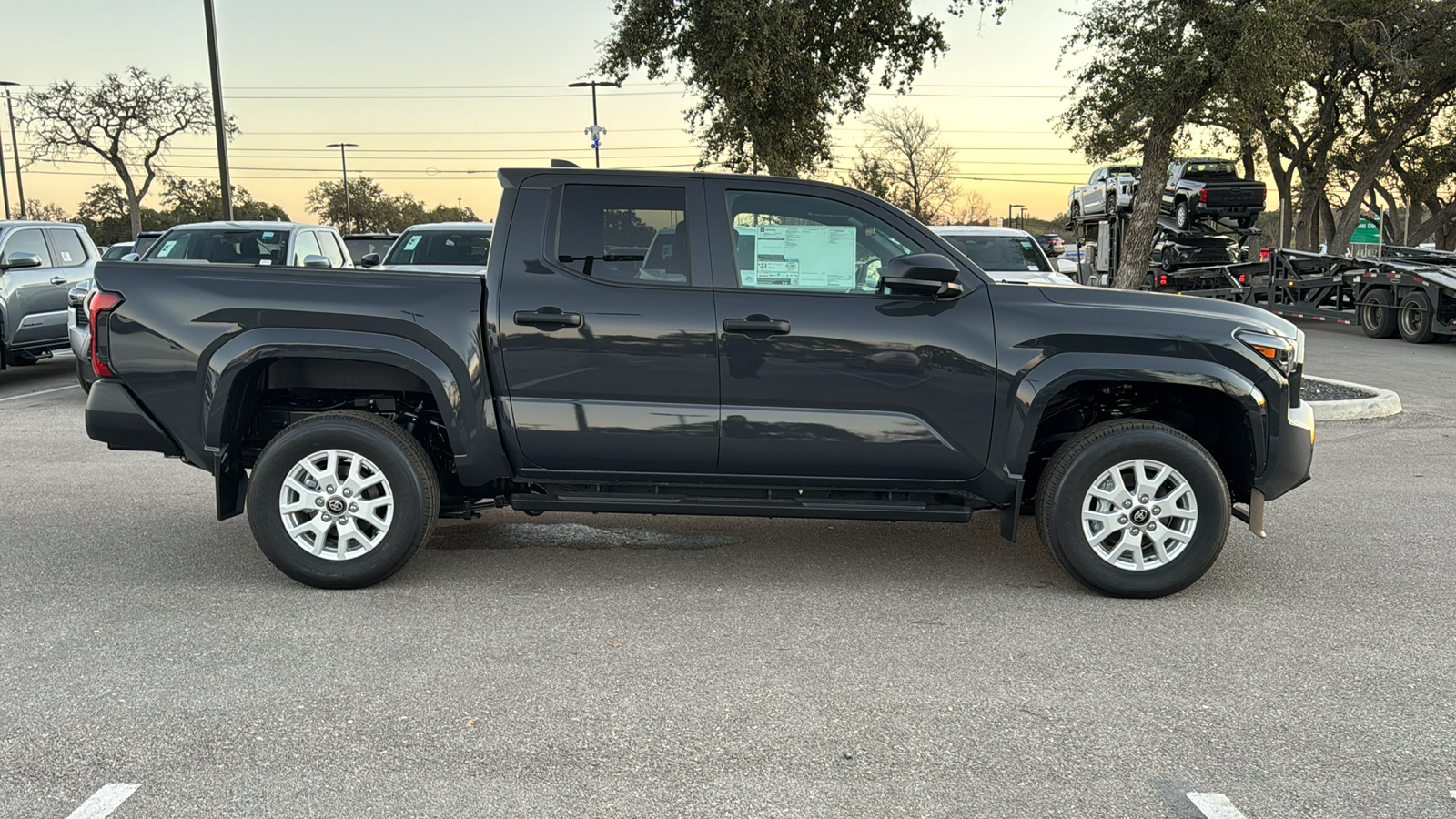 2024 Toyota Tacoma SR 8