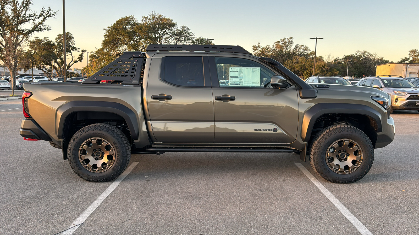 2024 Toyota Tacoma Hybrid Trailhunter 8