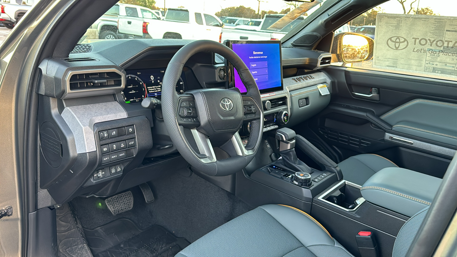 2024 Toyota Tacoma Hybrid Trailhunter 12