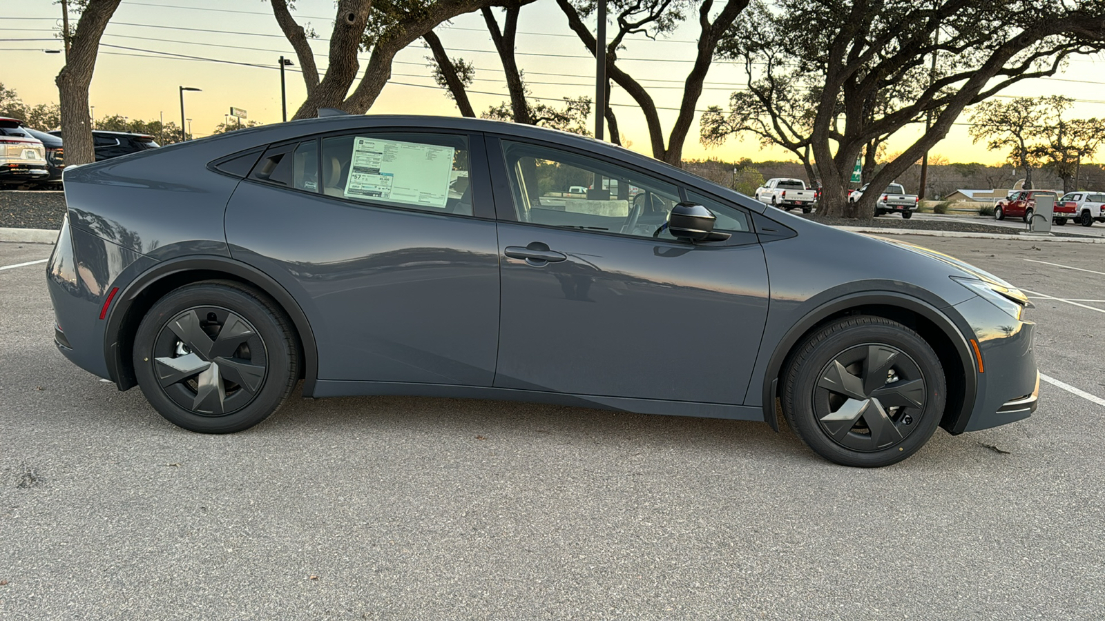 2024 Toyota Prius LE 8