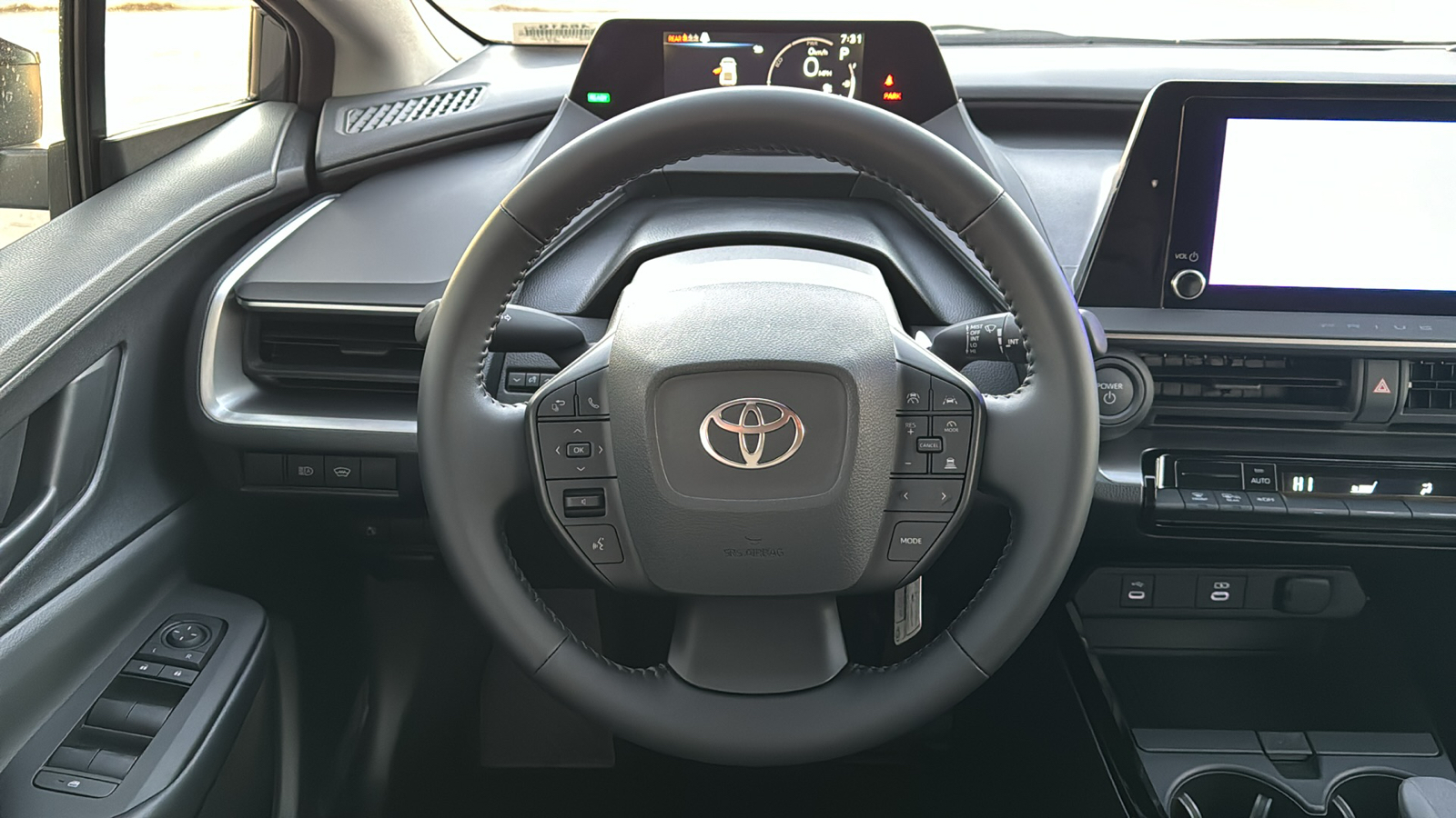 2024 Toyota Prius LE 17