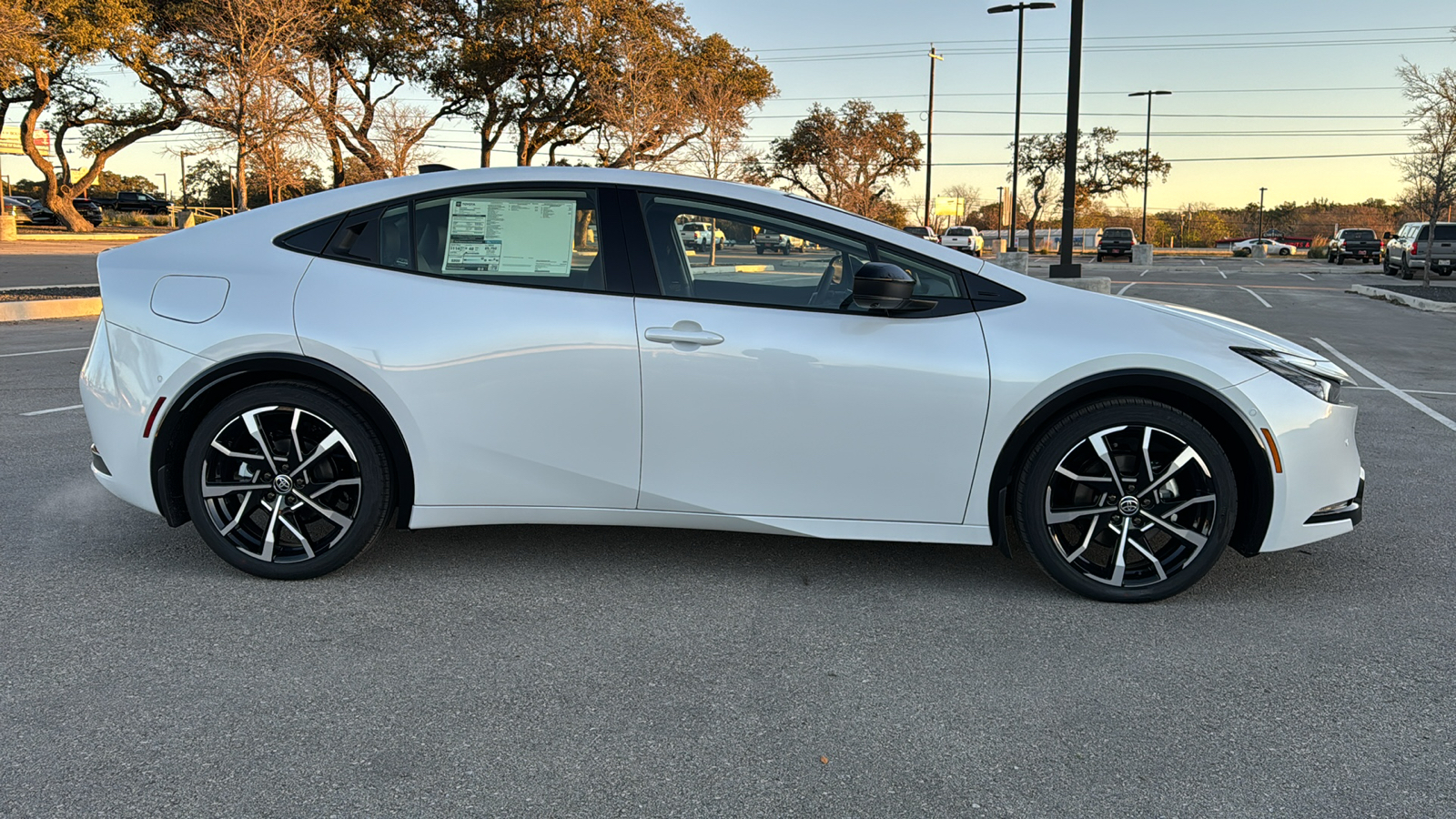 2024 Toyota Prius Prime XSE Premium 8