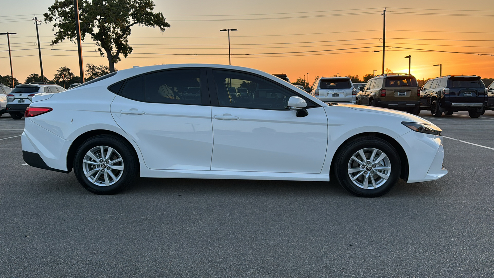 2025 Toyota Camry LE 8