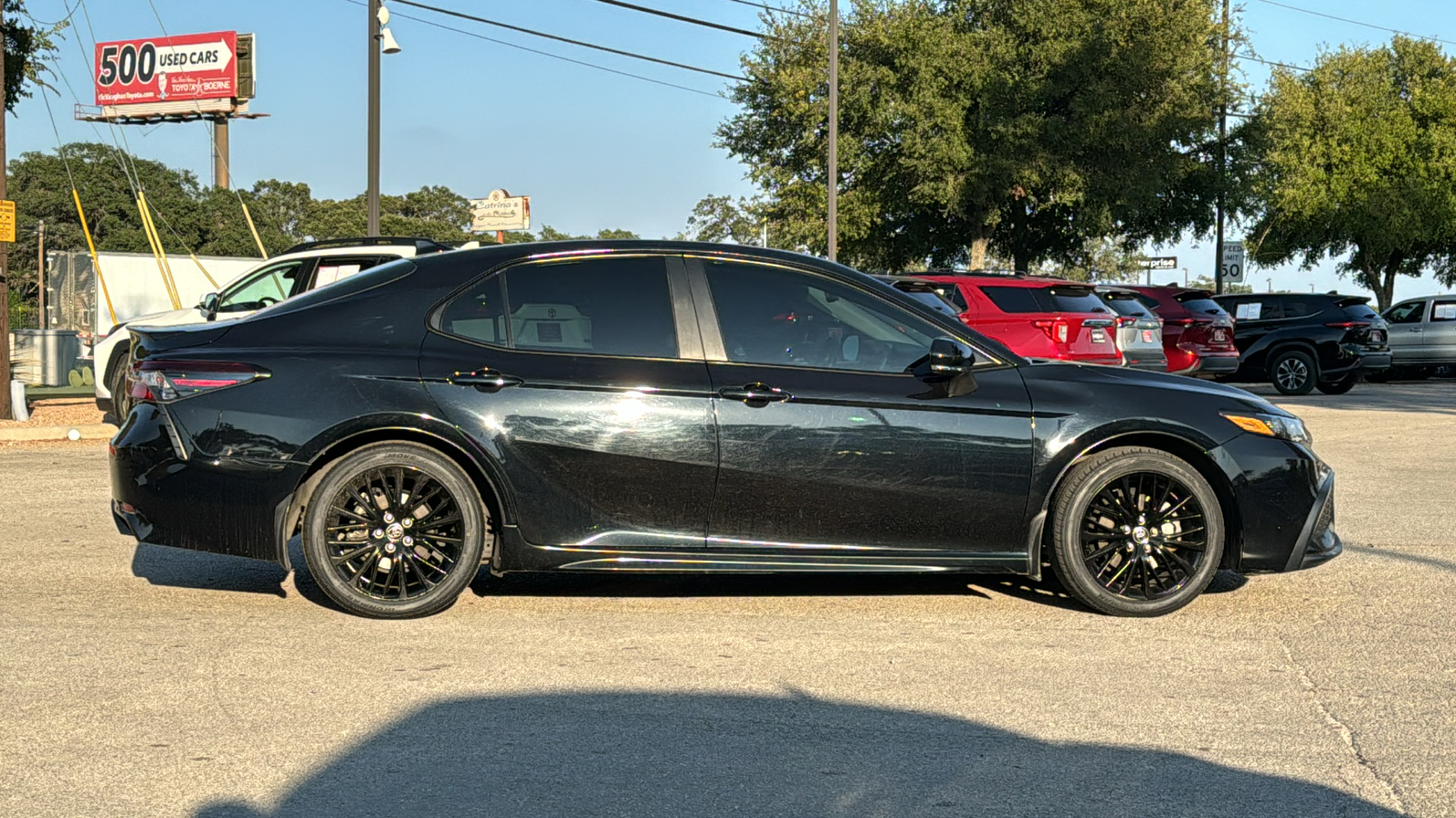 2022 Toyota Camry Hybrid SE 8